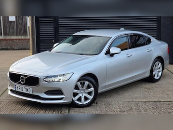 2018 - 2.0 D4 Momentum Auto Euro 6 (s/s) 4dr