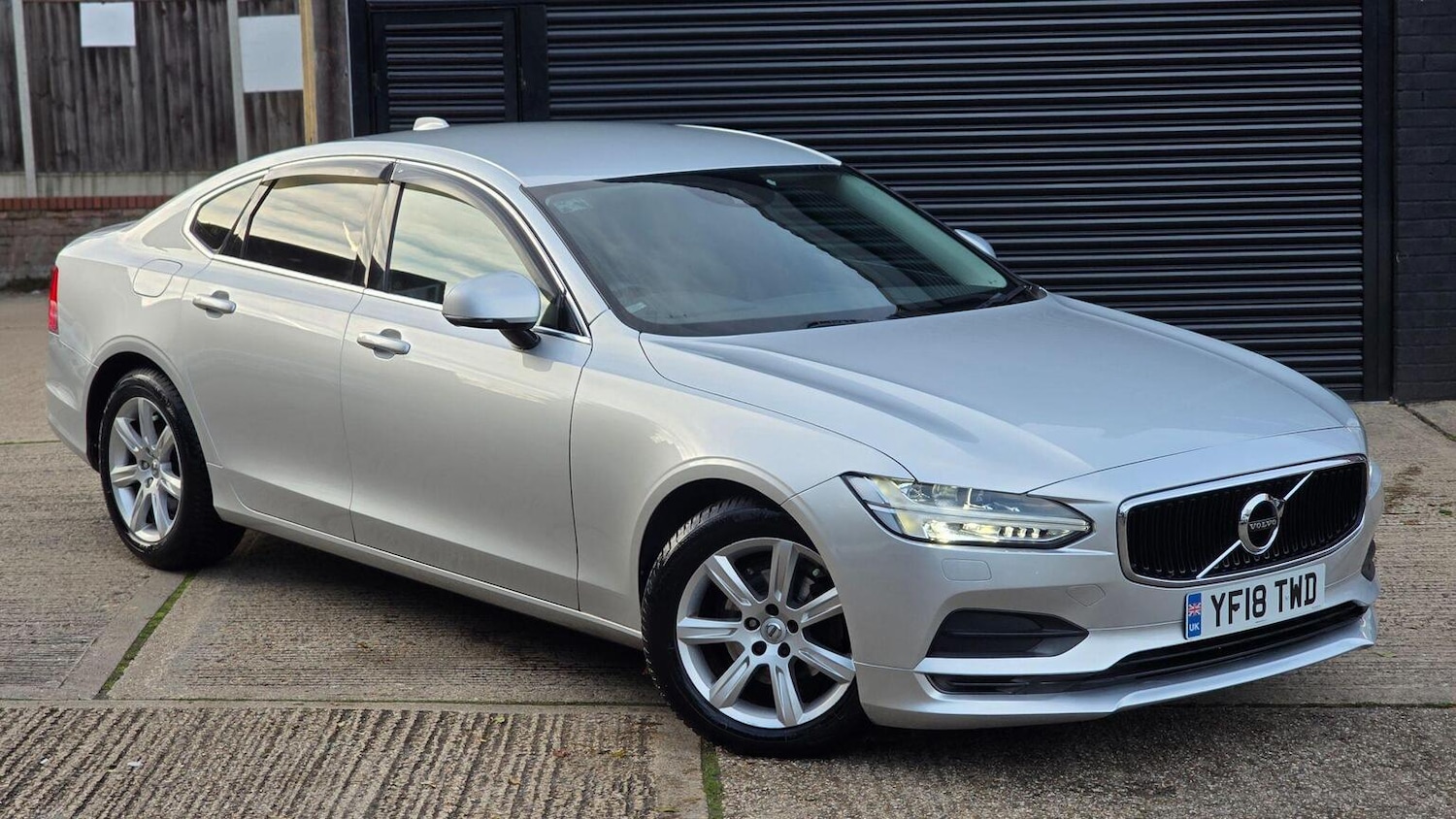 Used Volvo S90 2018 for sale - 76565222: Photo 2