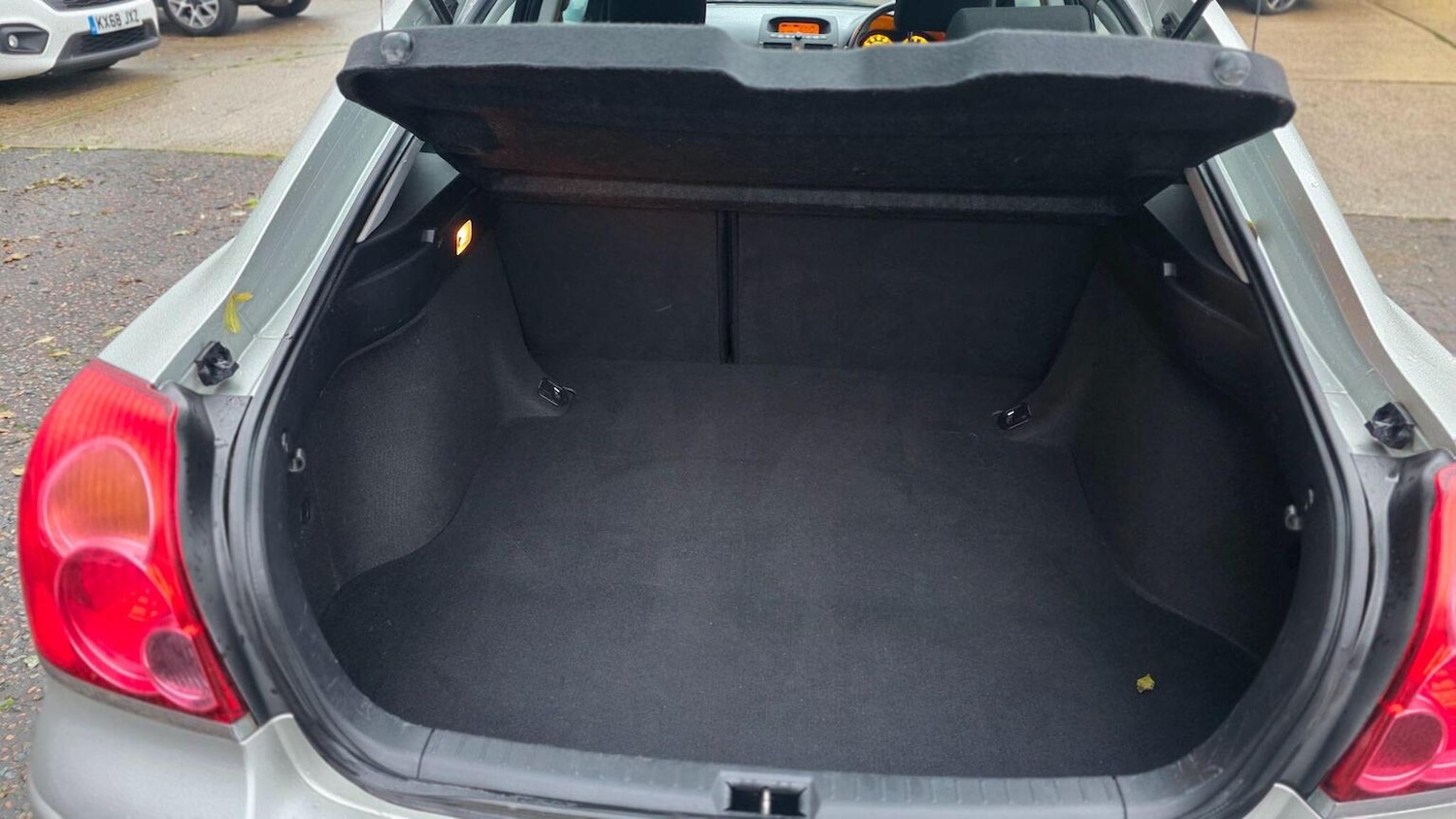 Used Toyota Avensis 2005 for sale - 76611361: Photo 13