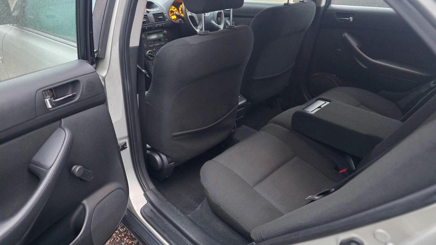 Used Toyota Avensis 2005 for sale - 76611361: Photo 23