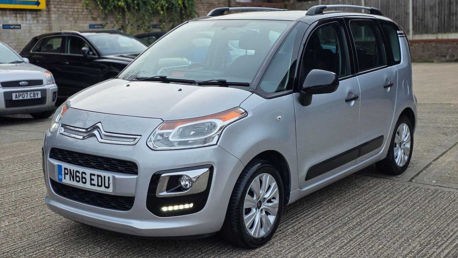 Used Citroen C3 Picasso 2016 for sale - 77635344: Photo 10