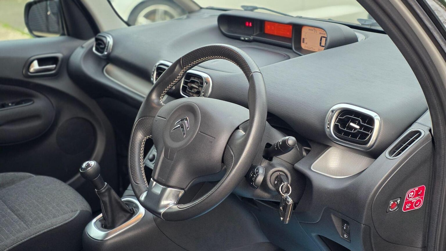 Used Citroen C3 Picasso 2016 for sale - 77635344: Photo 21