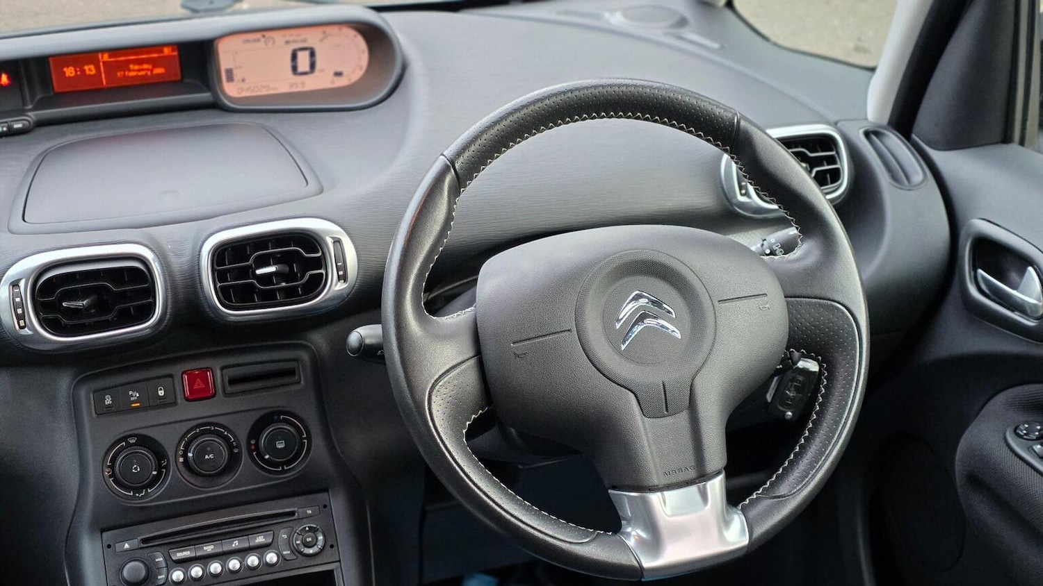 Used Citroen C3 Picasso 2016 for sale - 77635344: Photo 24