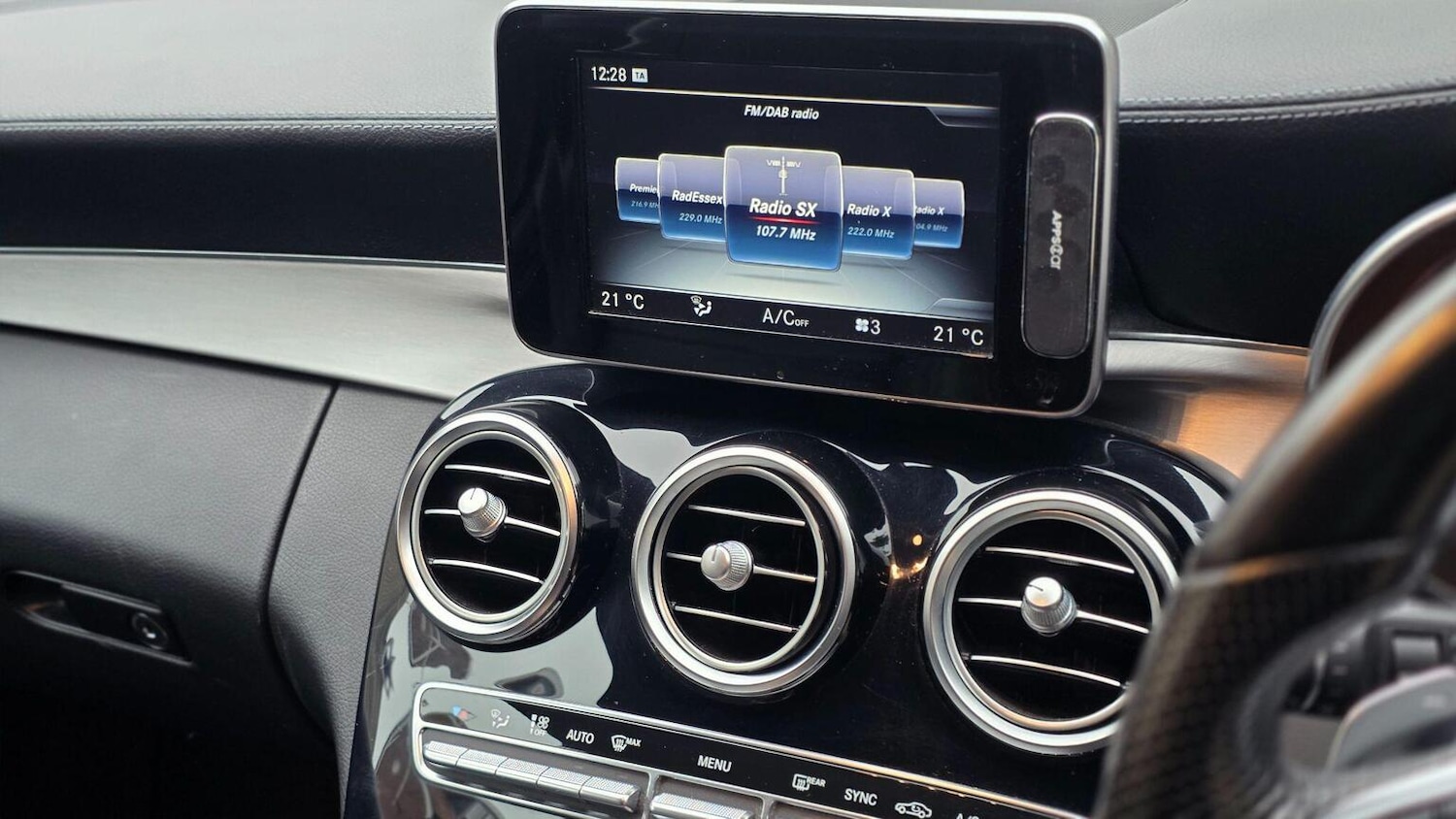 Used Mercedes-Benz C Class 2015 for sale - 77303780: Photo 25