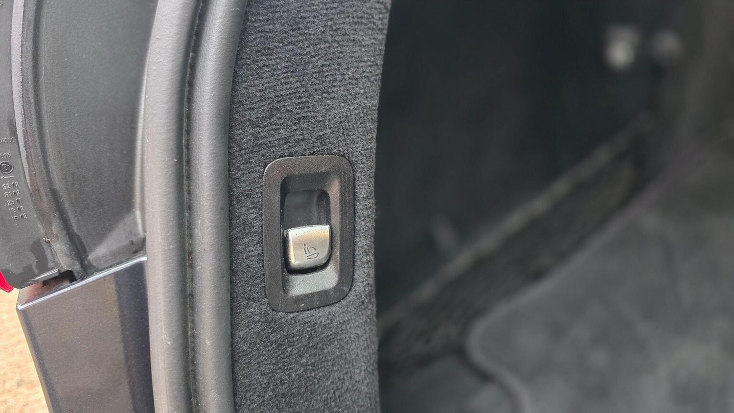 Used Mercedes-Benz C Class 2015 for sale - 77303780: Photo 35