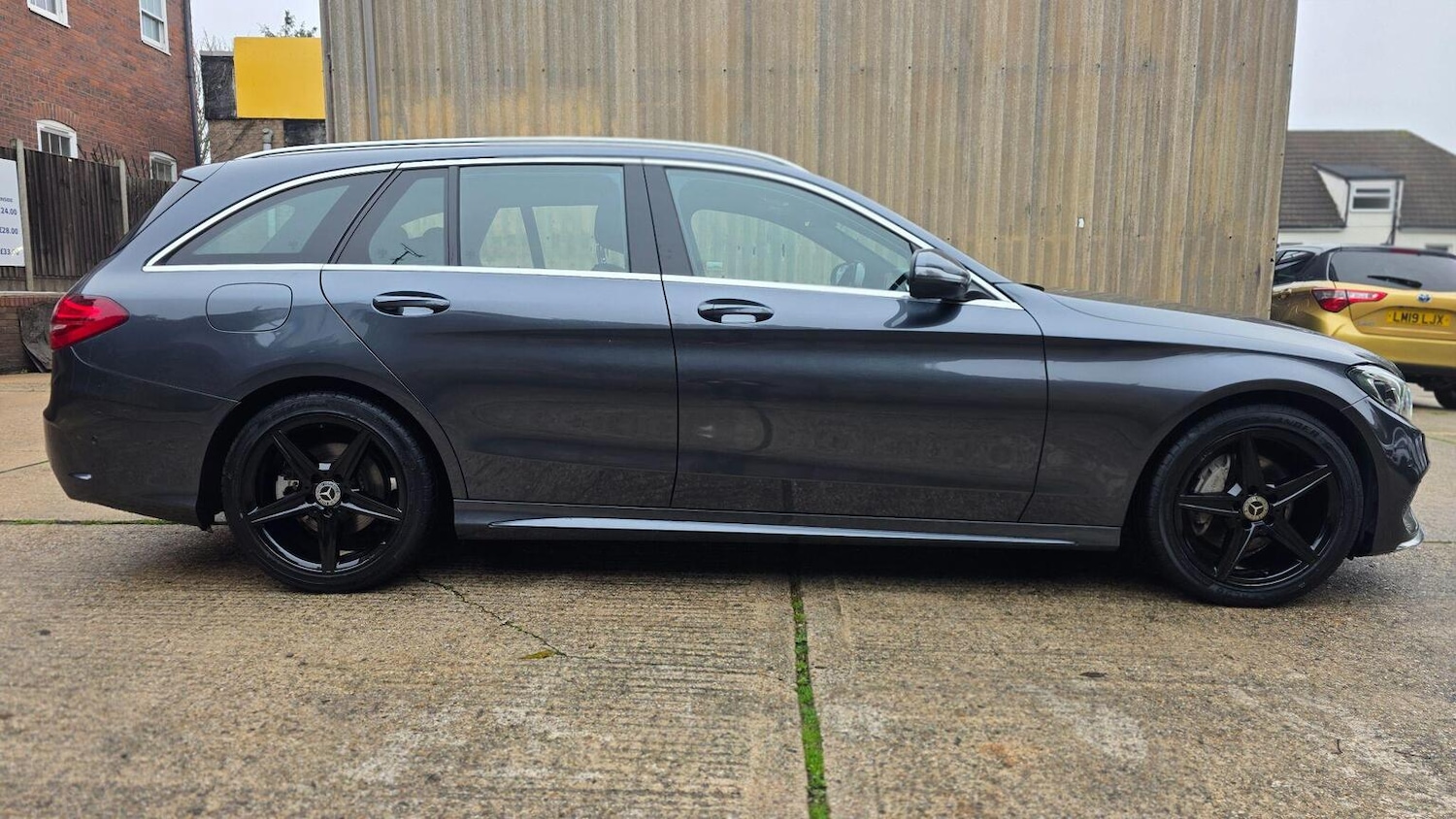 Used Mercedes-Benz C Class 2015 for sale - 77303780: Photo 5