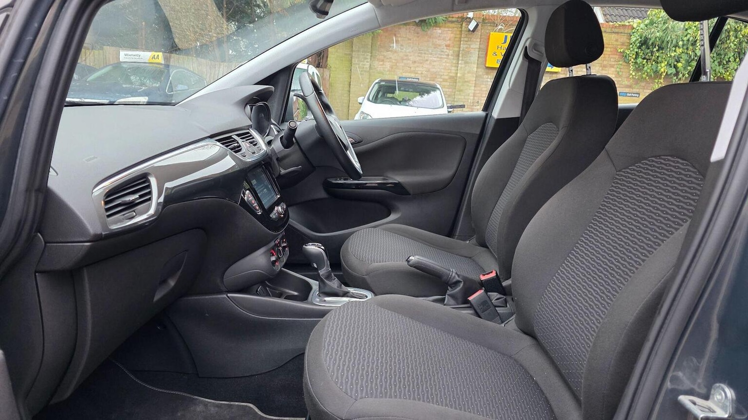 Used Vauxhall Corsa 2016 for sale - 77023128: Photo 11