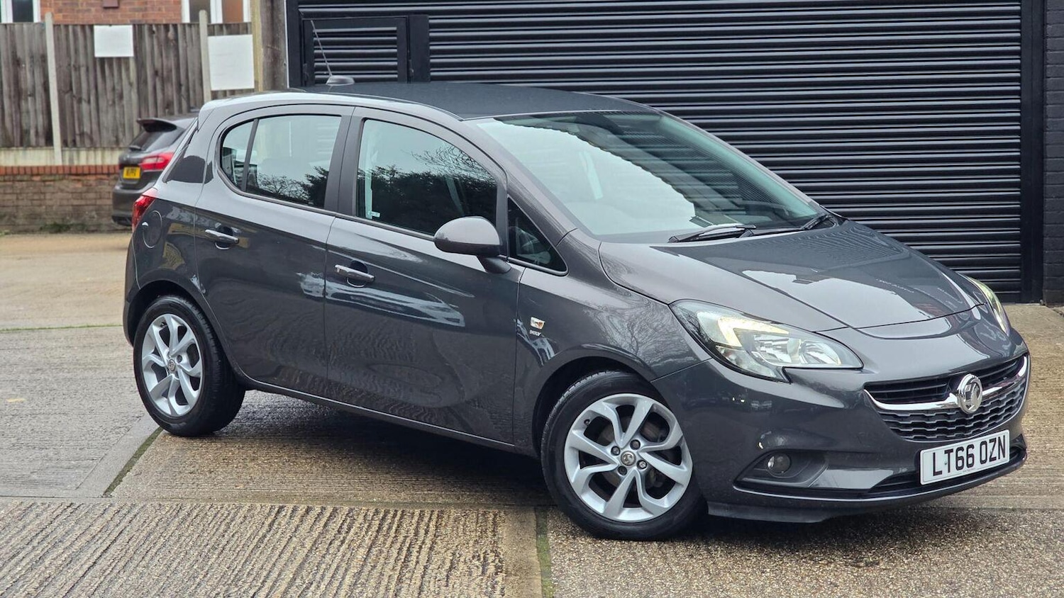 Used Vauxhall Corsa 2016 for sale - 77023128: Photo 2