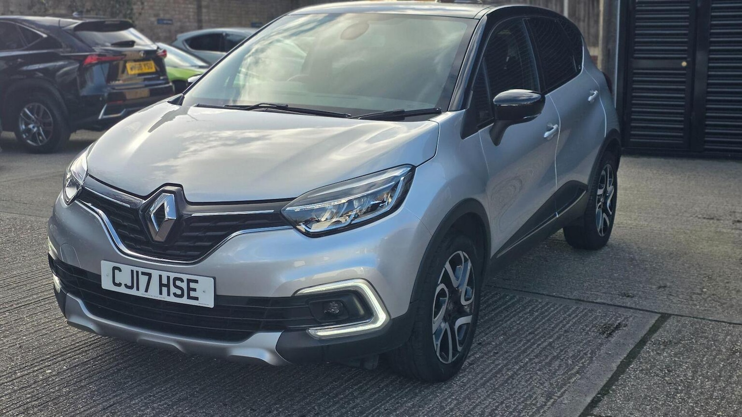 Used Renault Captur 2017 for sale - 77915661: Photo 10