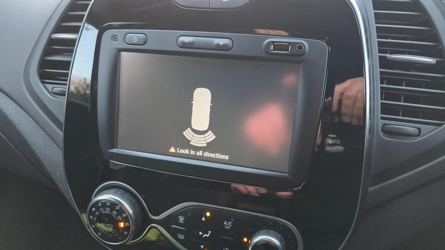 Used Renault Captur 2017 for sale - 77915661: Photo 20