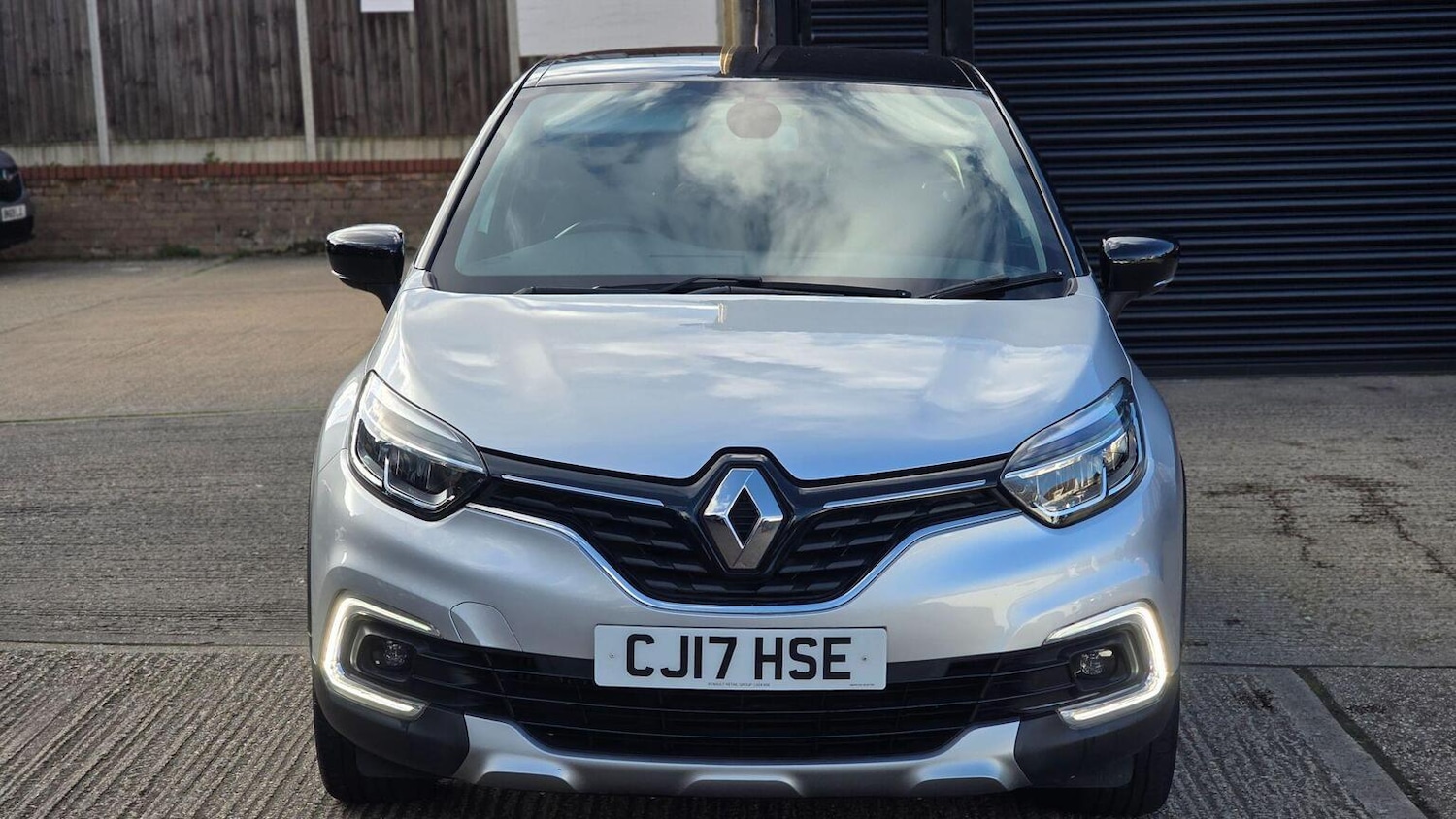 Used Renault Captur 2017 for sale - 77915661: Photo 3