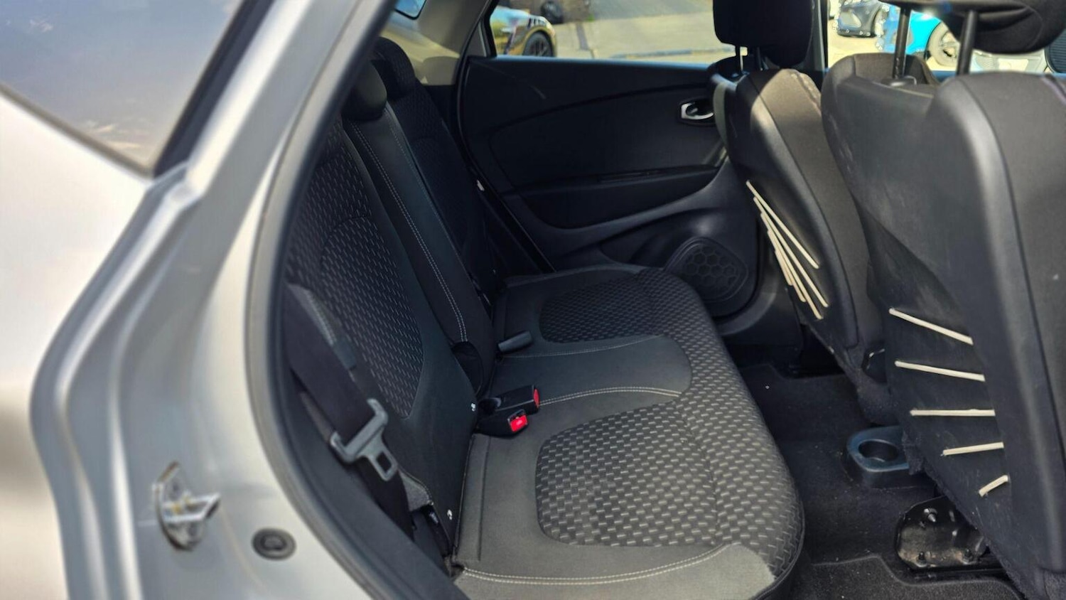 Used Renault Captur 2017 for sale - 77915661: Photo 32