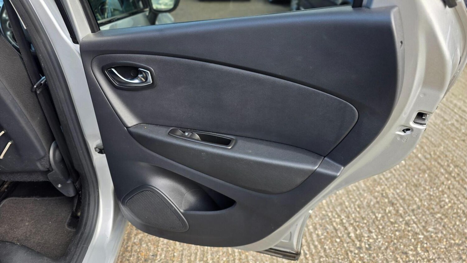 Used Renault Captur 2017 for sale - 77915661: Photo 33