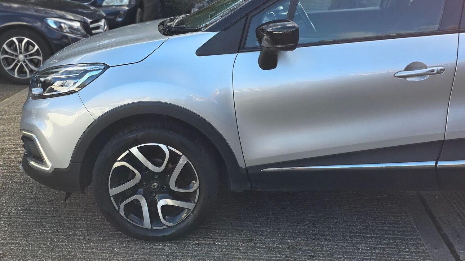 Used Renault Captur 2017 for sale - 77915661: Photo 38