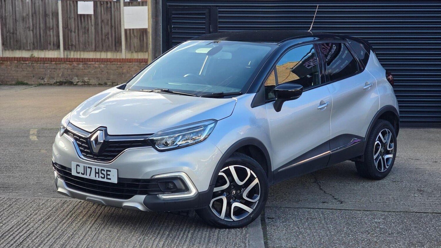 Used Renault Captur 2017 for sale - 77915661: Photo 64