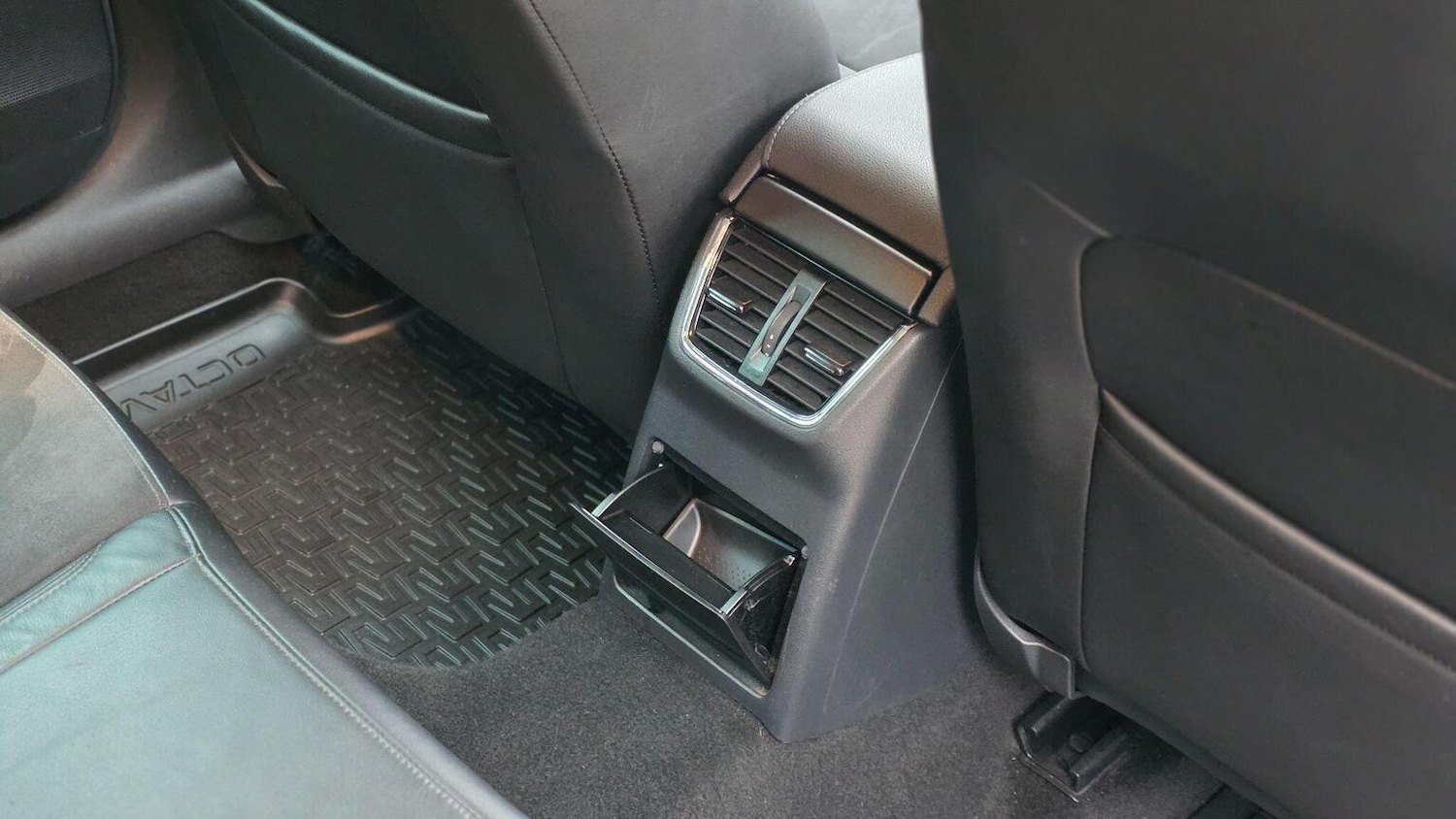 Used Skoda Octavia 2018 for sale - 76712421: Photo 38