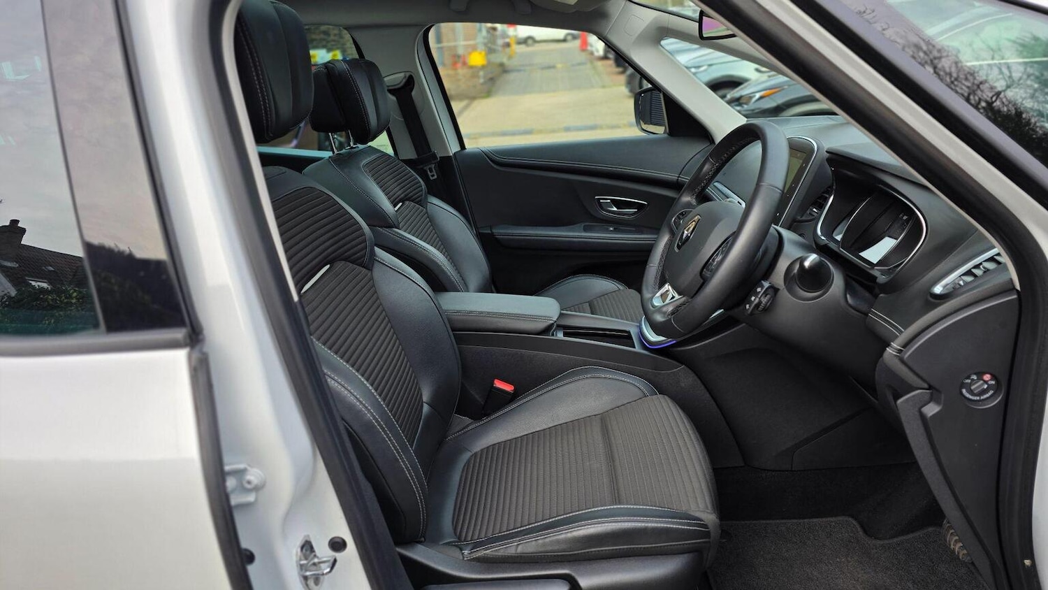 Used Renault Grand Scenic 2020 for sale - 77342591: Photo 35