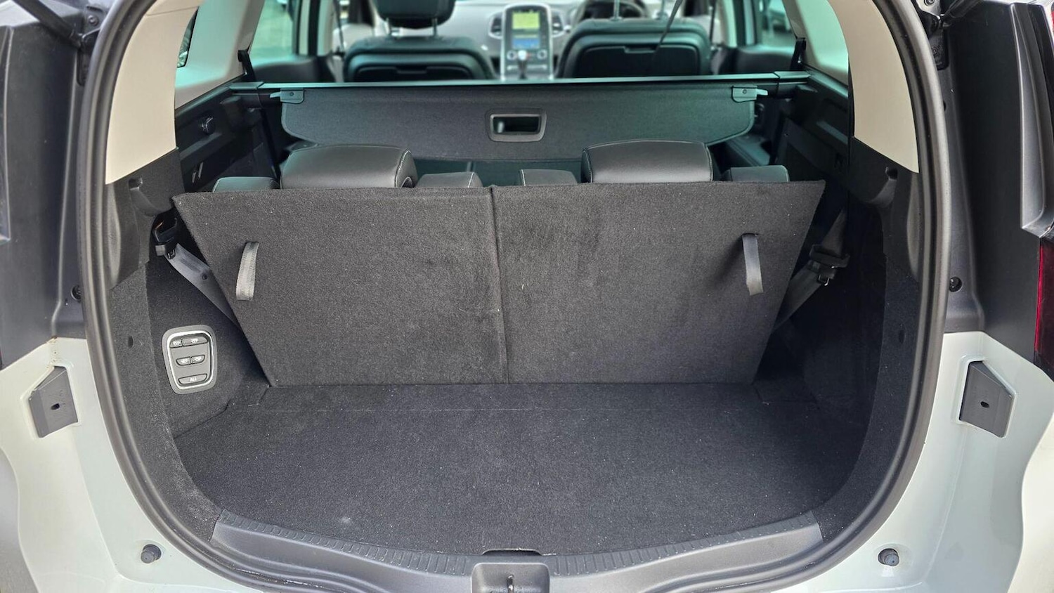 Used Renault Grand Scenic 2020 for sale - 77342591: Photo 42