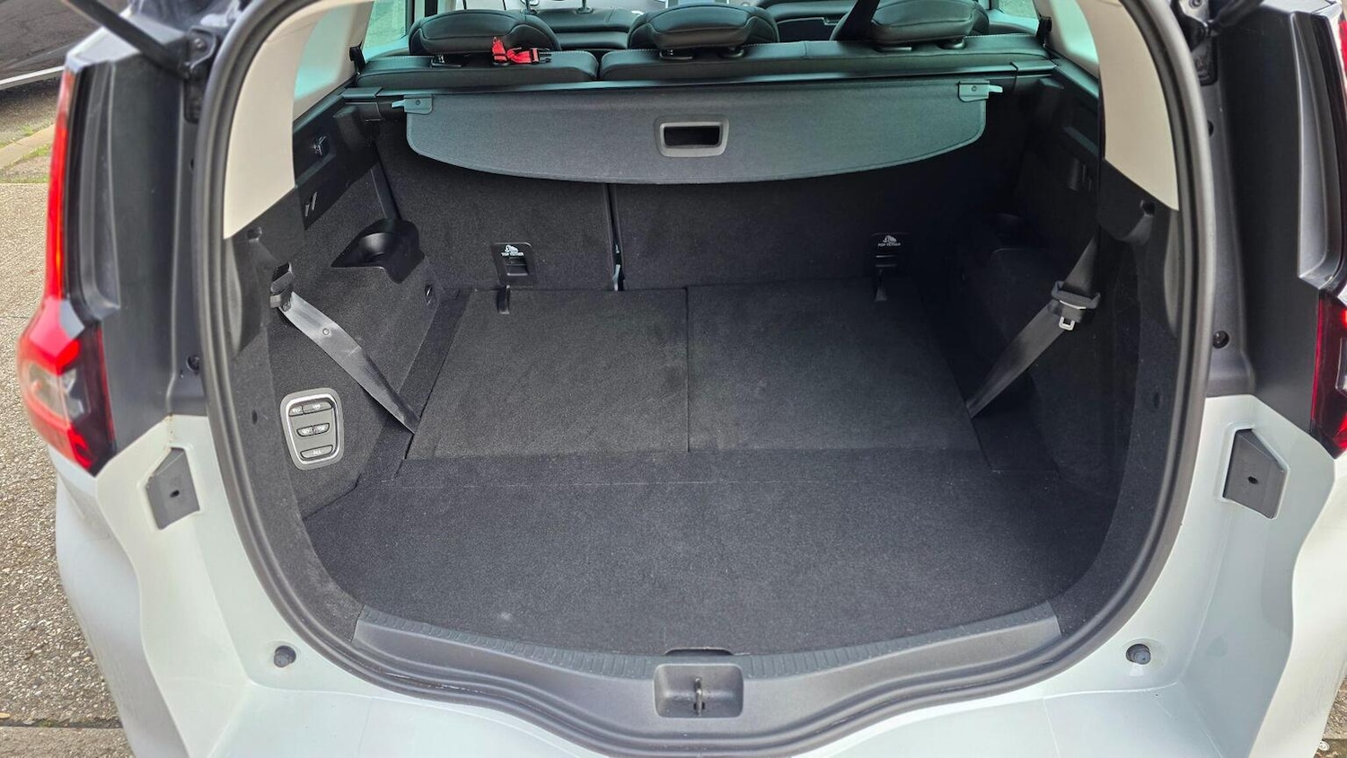 Used Renault Grand Scenic 2020 for sale - 77342591: Photo 43