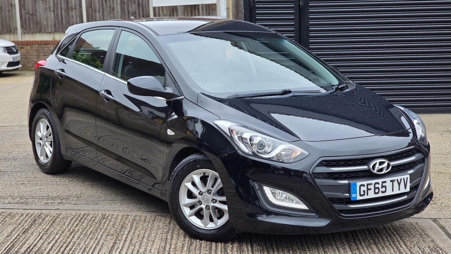 Used Hyundai i30 2015 for sale - 77656308: Photo 2
