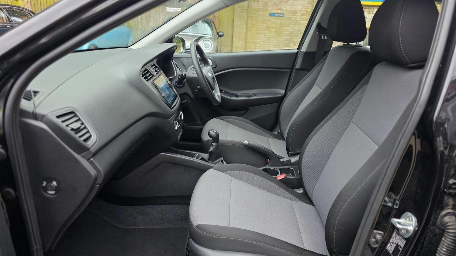 Used Hyundai i20 2017 for sale - 77635334: Photo 11