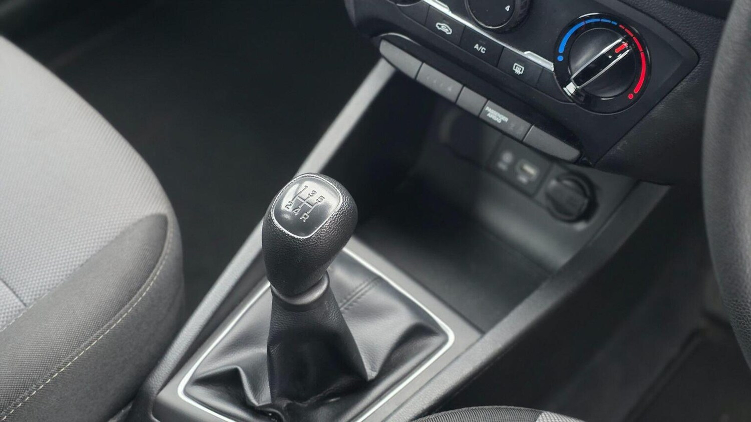 Used Hyundai i20 2017 for sale - 77635334: Photo 32