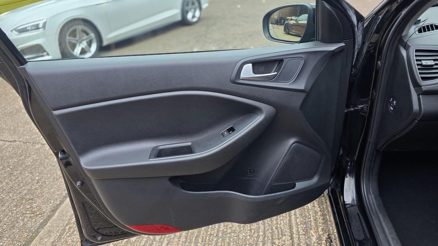 Used Hyundai i20 2017 for sale - 77635334: Photo 41