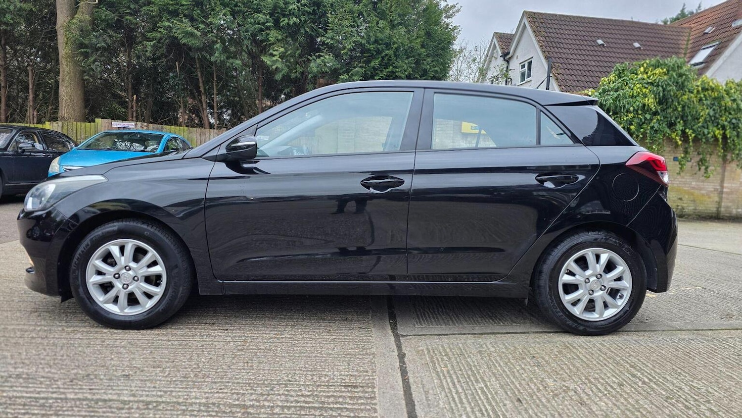 Used Hyundai i20 2017 for sale - 77635334: Photo 9