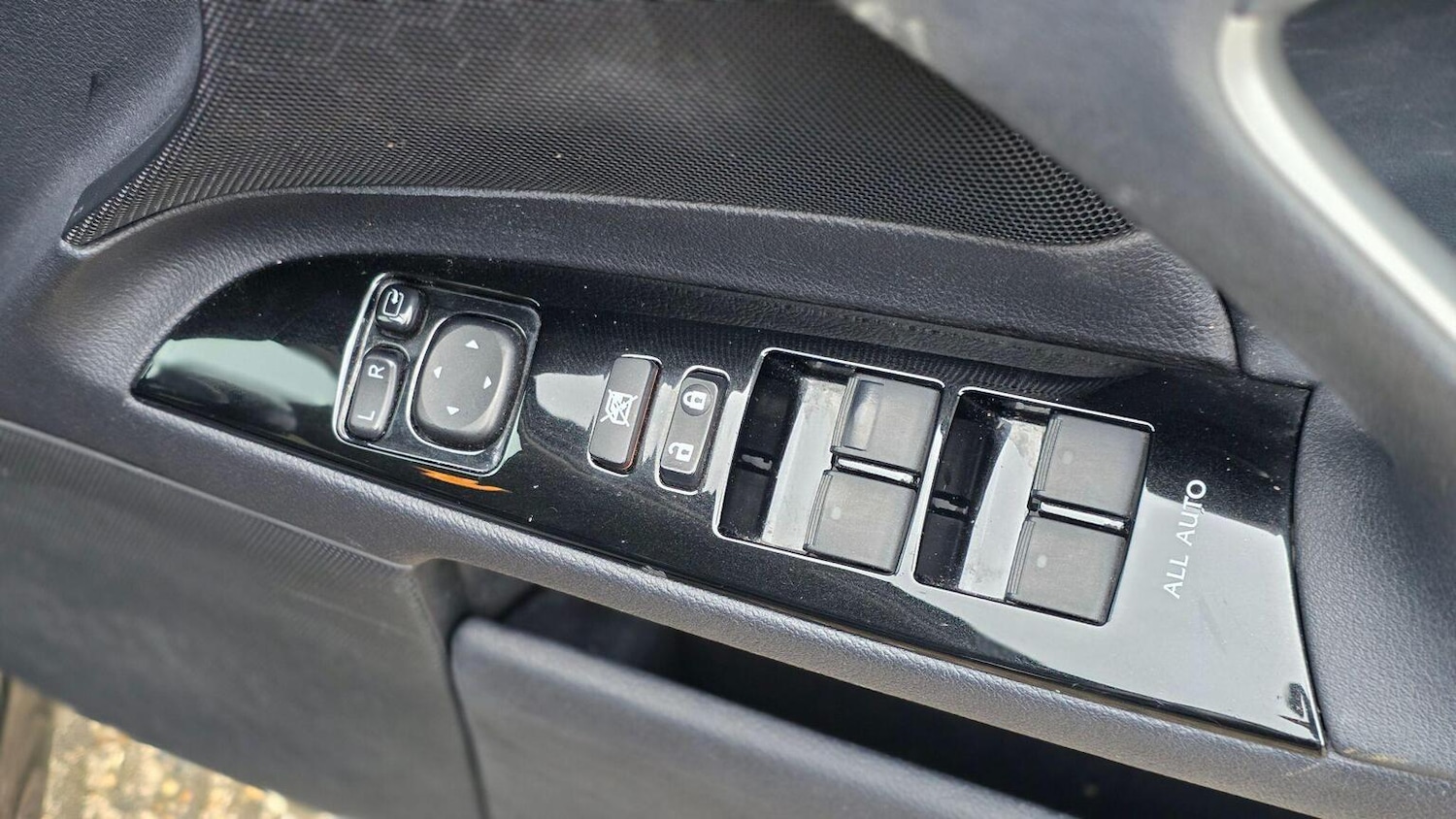 Used Lexus IS 2011 for sale - 77635330: Photo 13