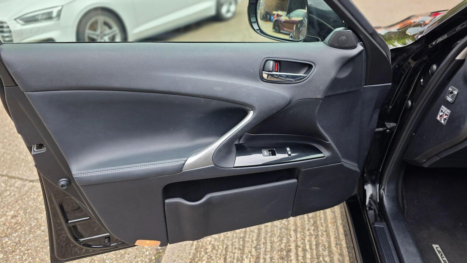 Used Lexus IS 2011 for sale - 77635330: Photo 30