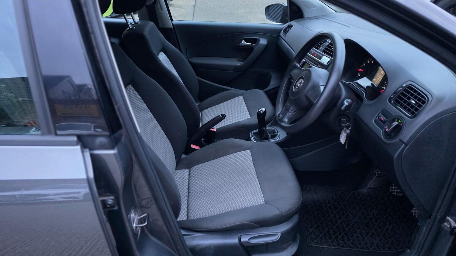 Used Volkswagen Polo 2010 for sale - 77921288: Photo 15