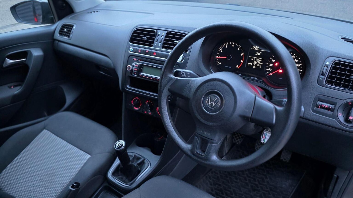 Used Volkswagen Polo 2010 for sale - 77921288: Photo 16