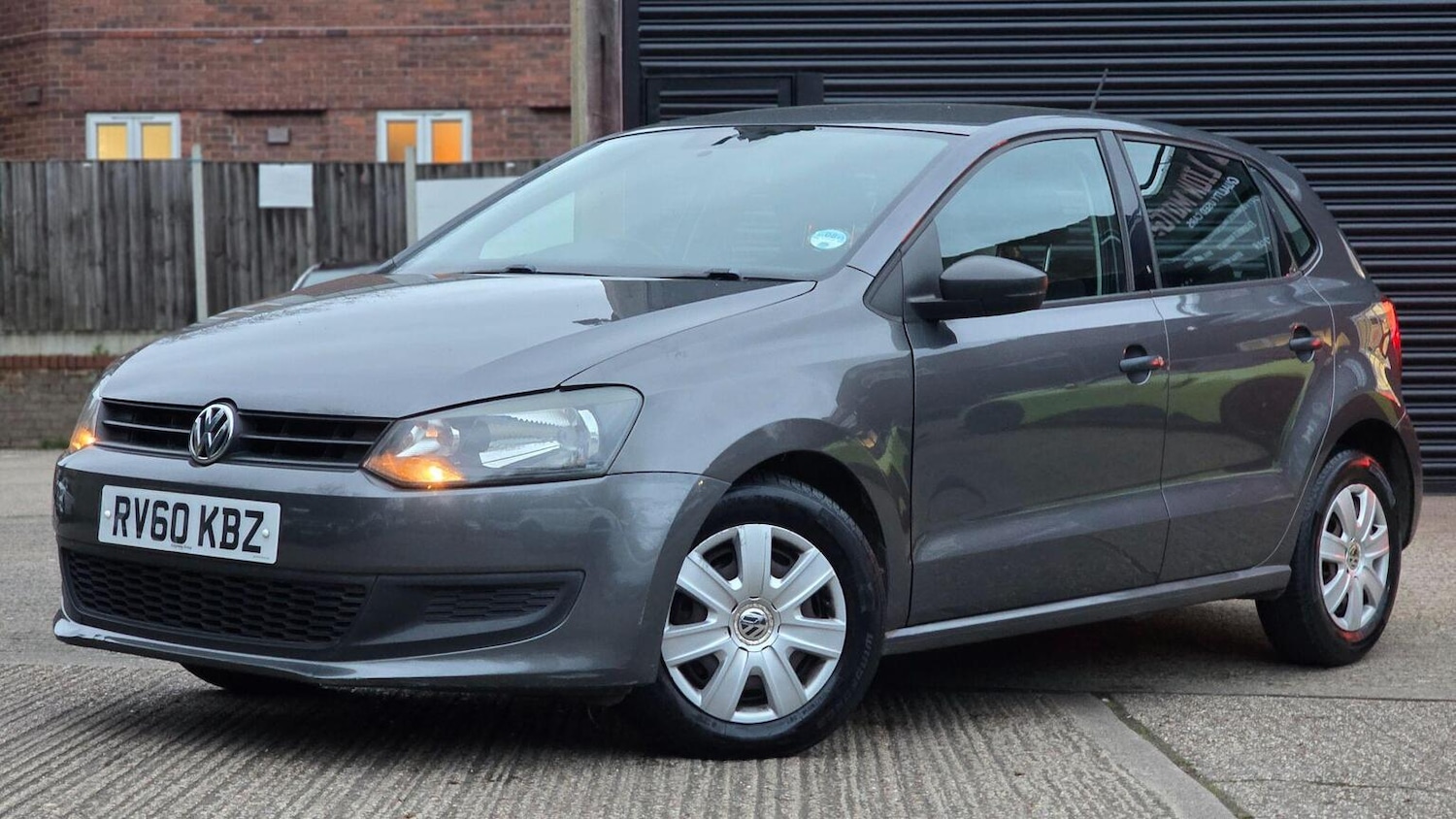 Used Volkswagen Polo 2010 for sale - 77921288: Photo 2