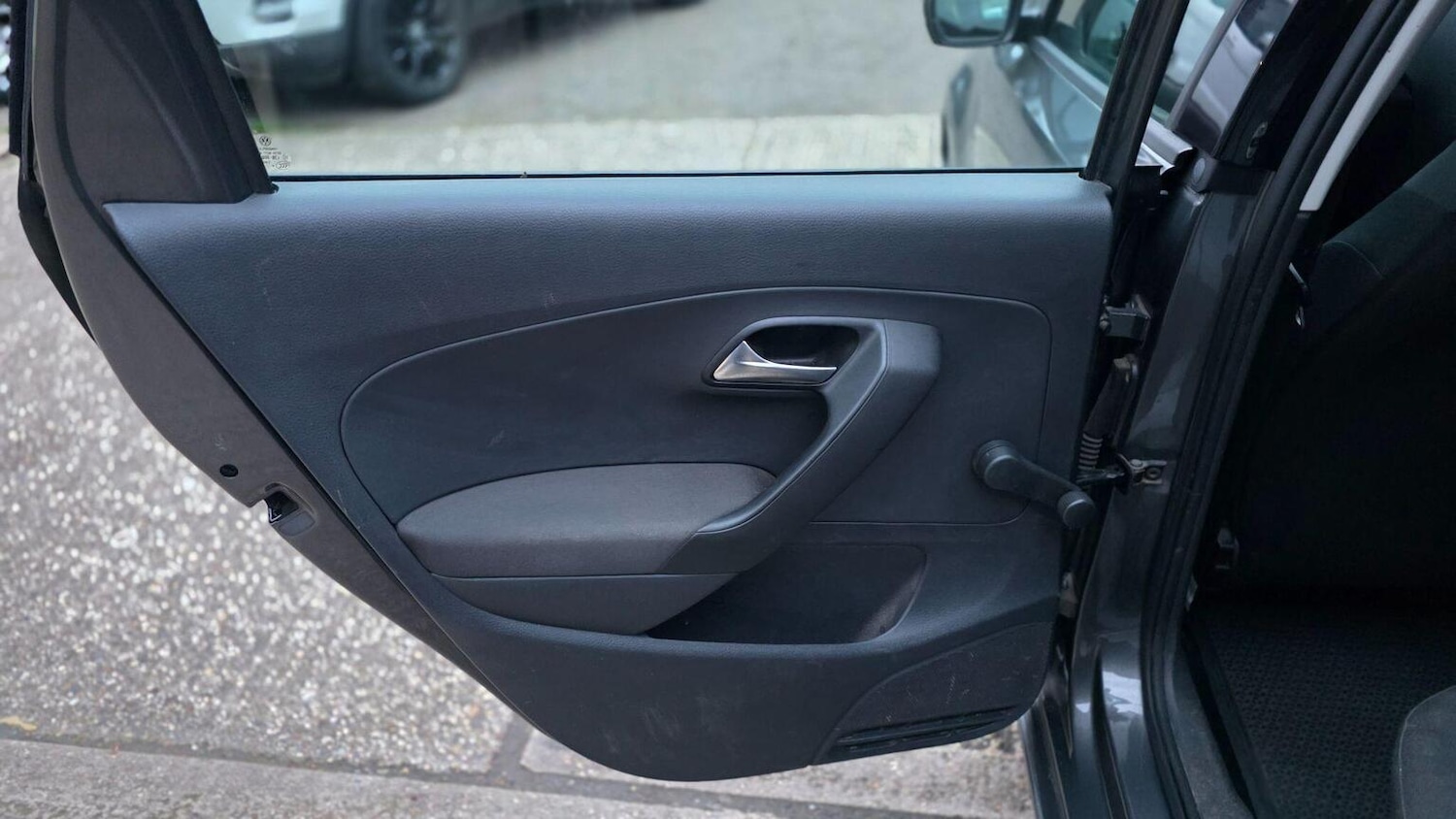 Used Volkswagen Polo 2010 for sale - 77921288: Photo 27