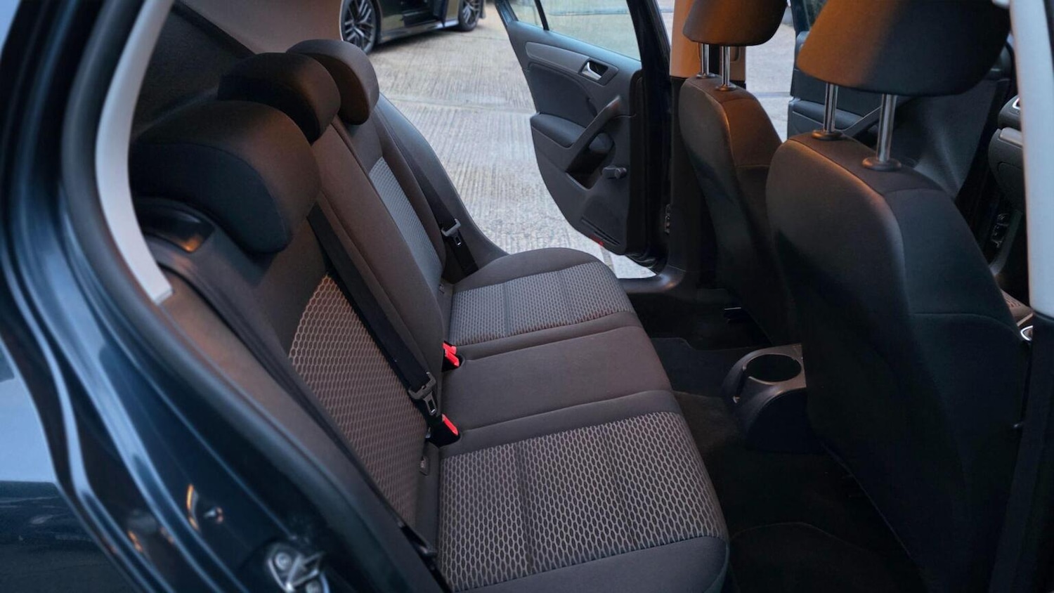 Used Volkswagen Golf 2010 for sale - 77516074: Photo 24