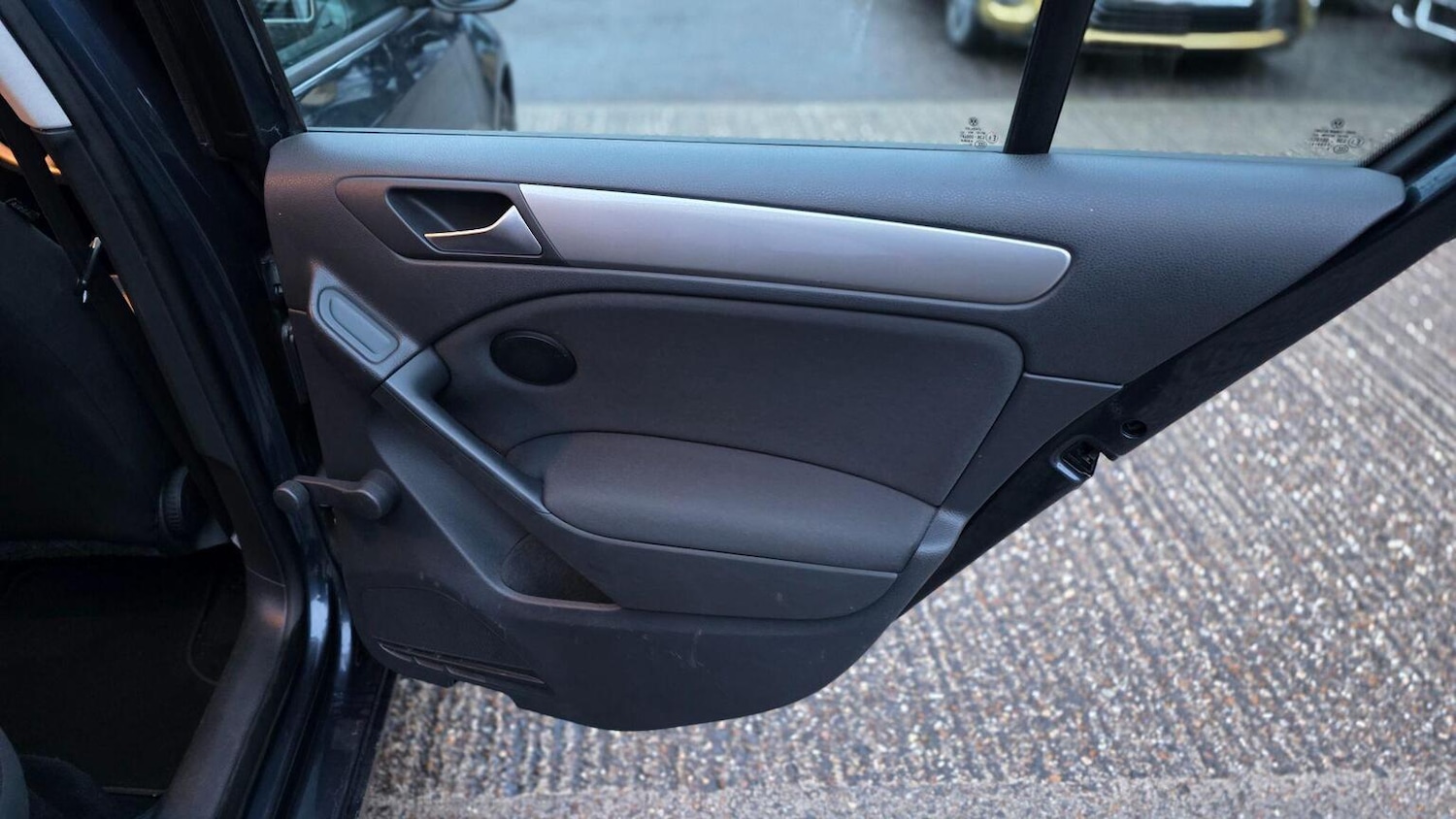 Used Volkswagen Golf 2010 for sale - 77516074: Photo 25