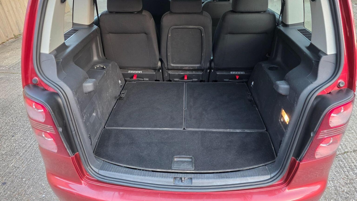 Used Volkswagen Touran 2009 for sale - 77774785: Photo 14