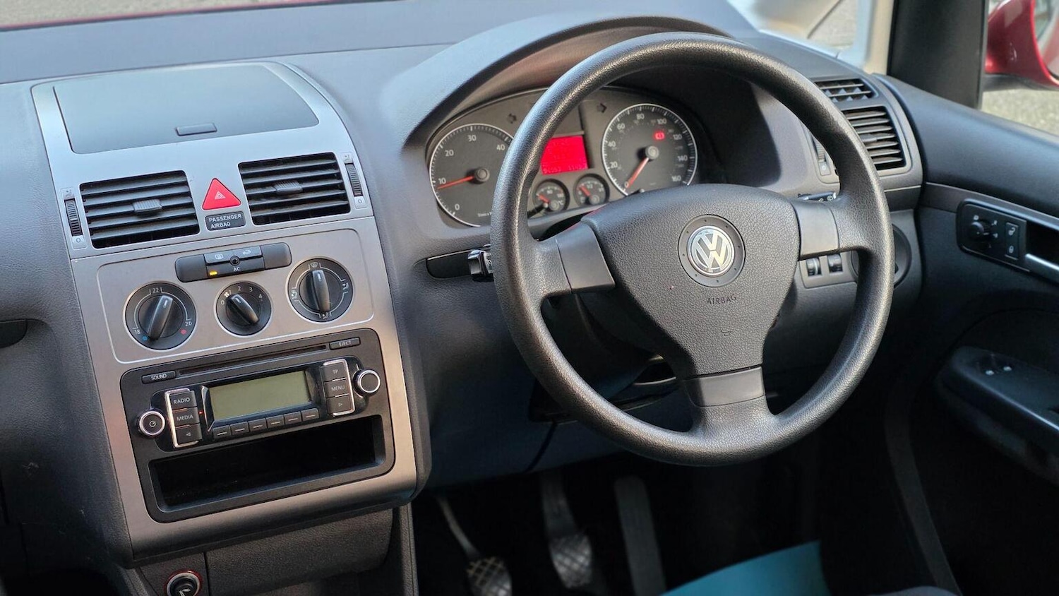 Used Volkswagen Touran 2009 for sale - 77774785: Photo 27