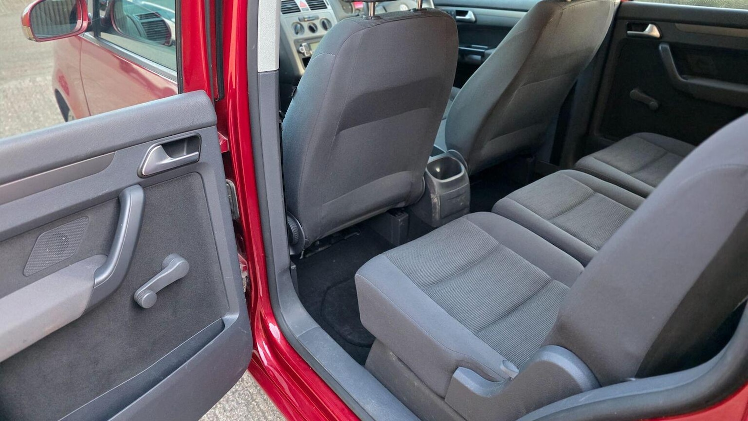 Used Volkswagen Touran 2009 for sale - 77774785: Photo 31