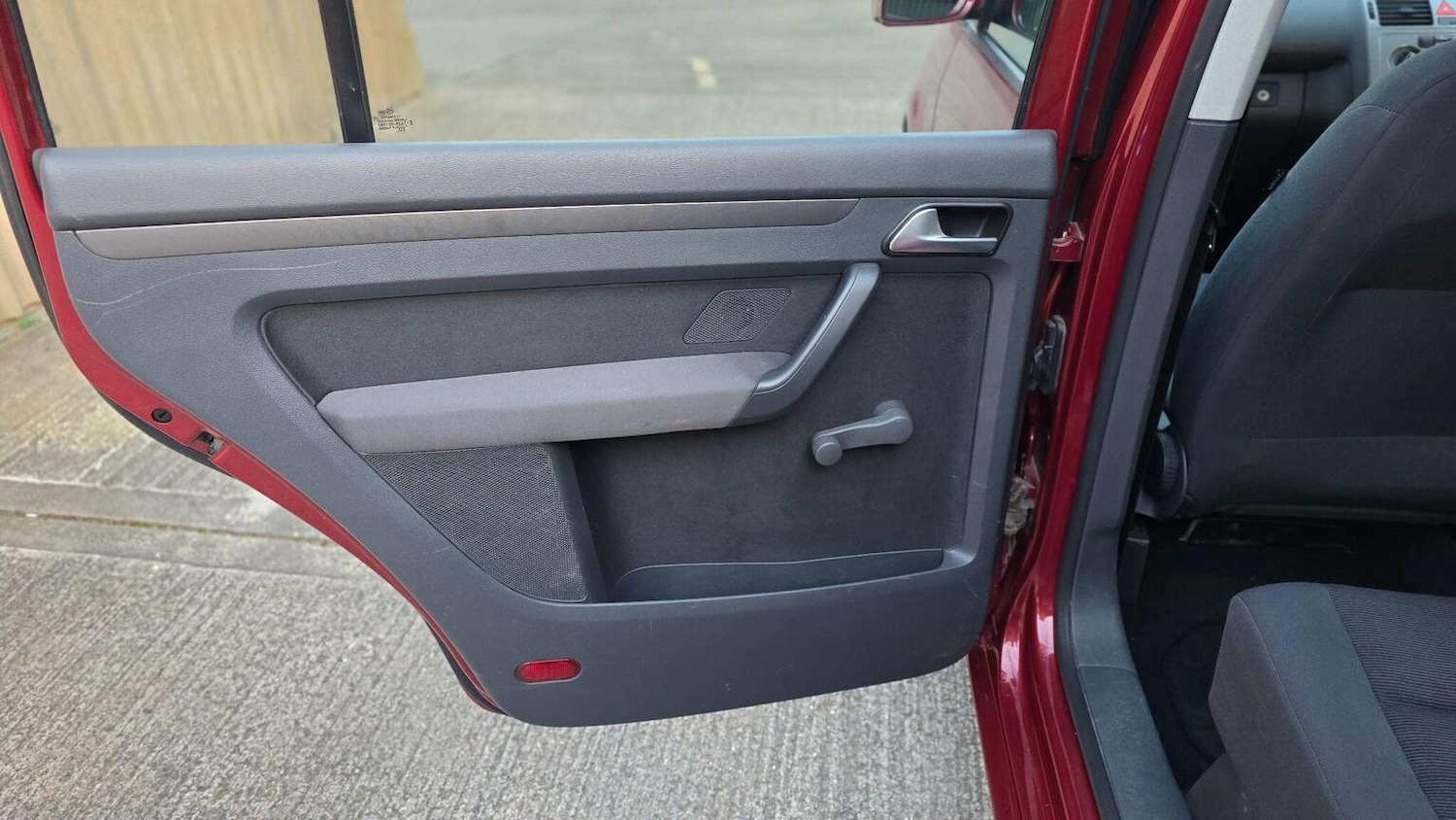 Used Volkswagen Touran 2009 for sale - 77774785: Photo 32