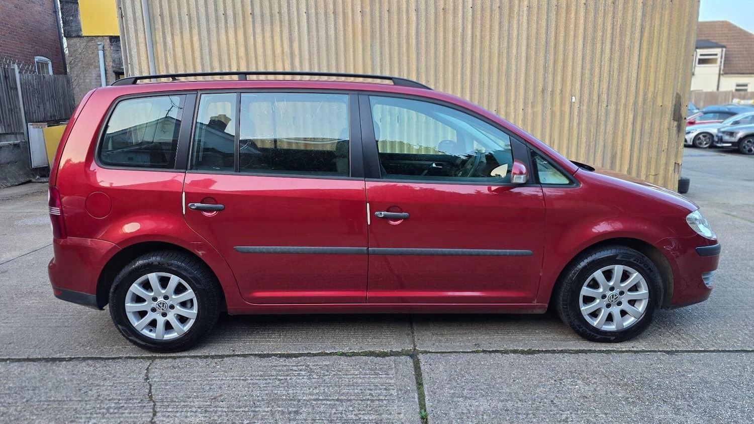 Used Volkswagen Touran 2009 for sale - 77774785: Photo 5