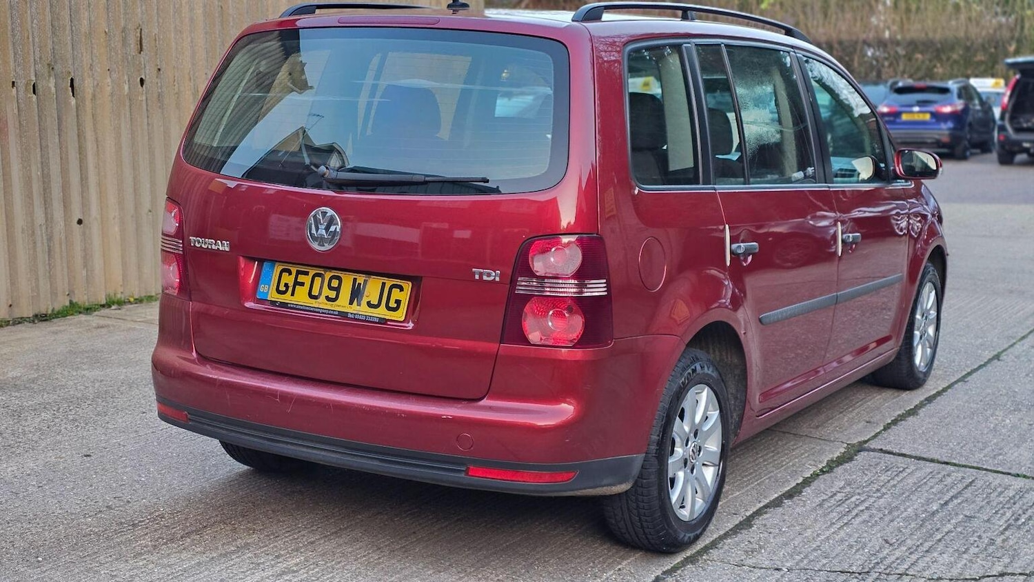 Used Volkswagen Touran 2009 for sale - 77774785: Photo 6