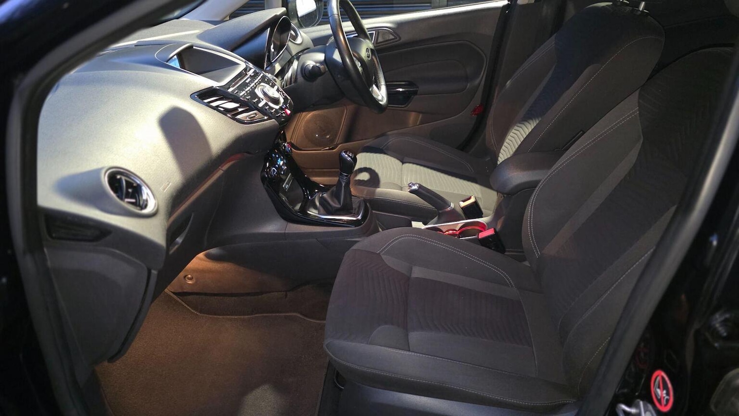 Used Ford Fiesta 2015 for sale - 76430896: Photo 16