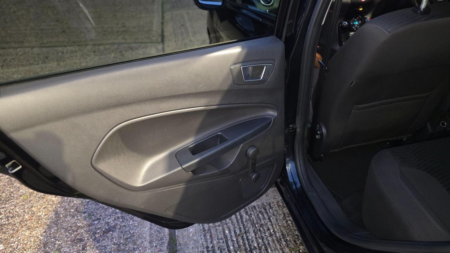 Used Ford Fiesta 2015 for sale - 76430896: Photo 22