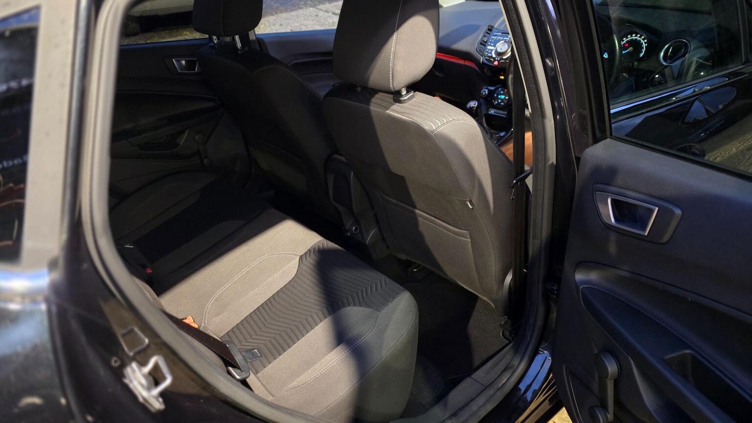 Used Ford Fiesta 2015 for sale - 76430896: Photo 25