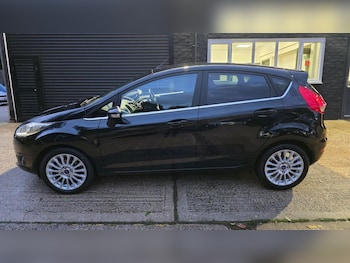 Used Ford Fiesta 2015 for sale - 76430896: Photo