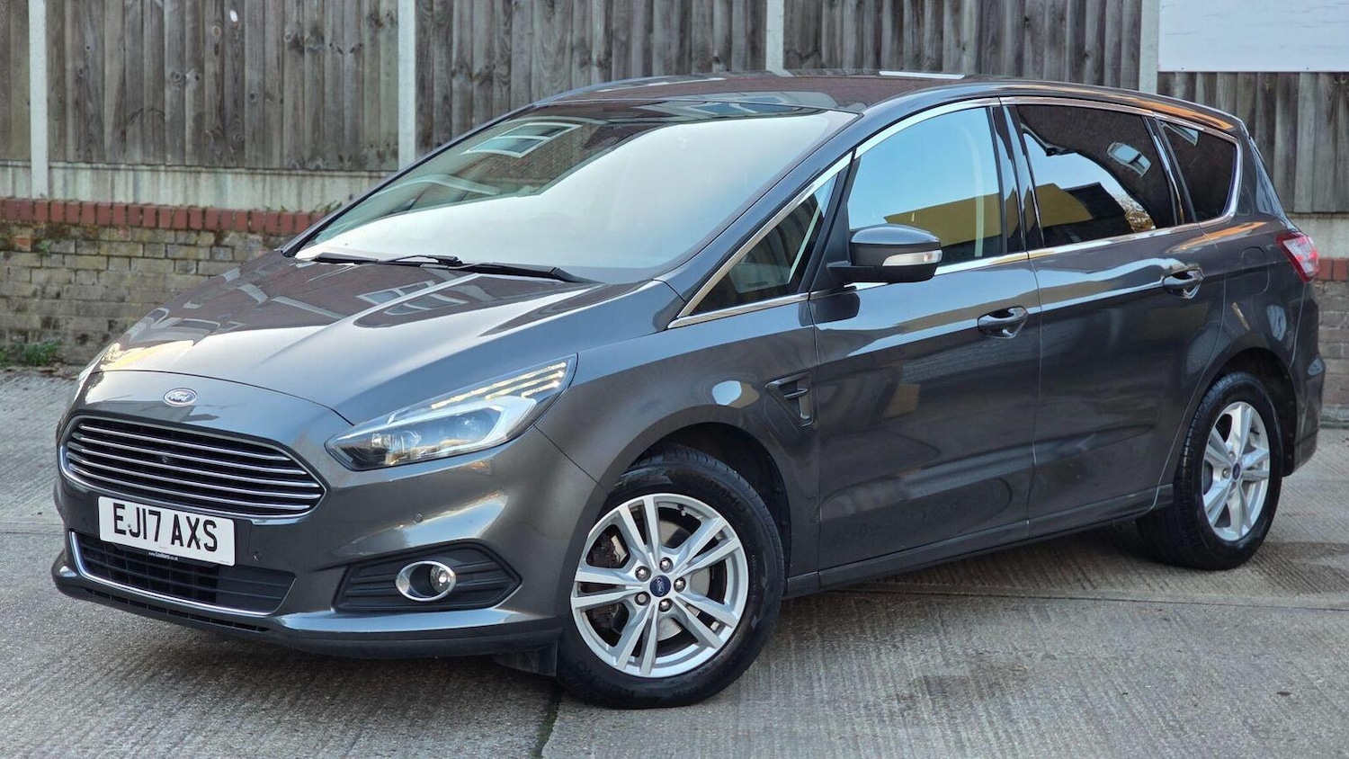 Used Ford S-Max 2017 for sale - 78062207: Photo 2