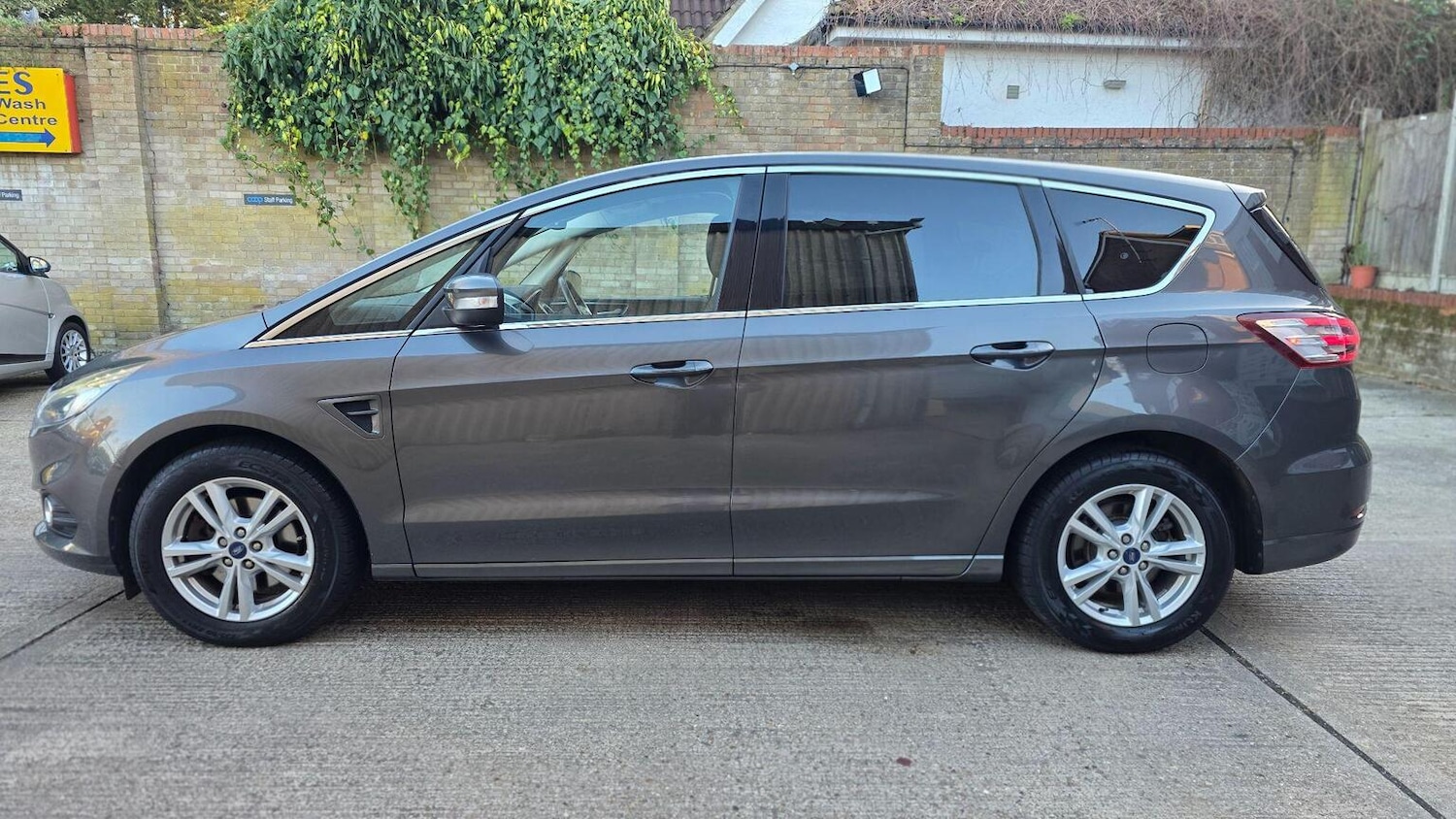 Used Ford S-Max 2017 for sale - 78062207: Photo 8