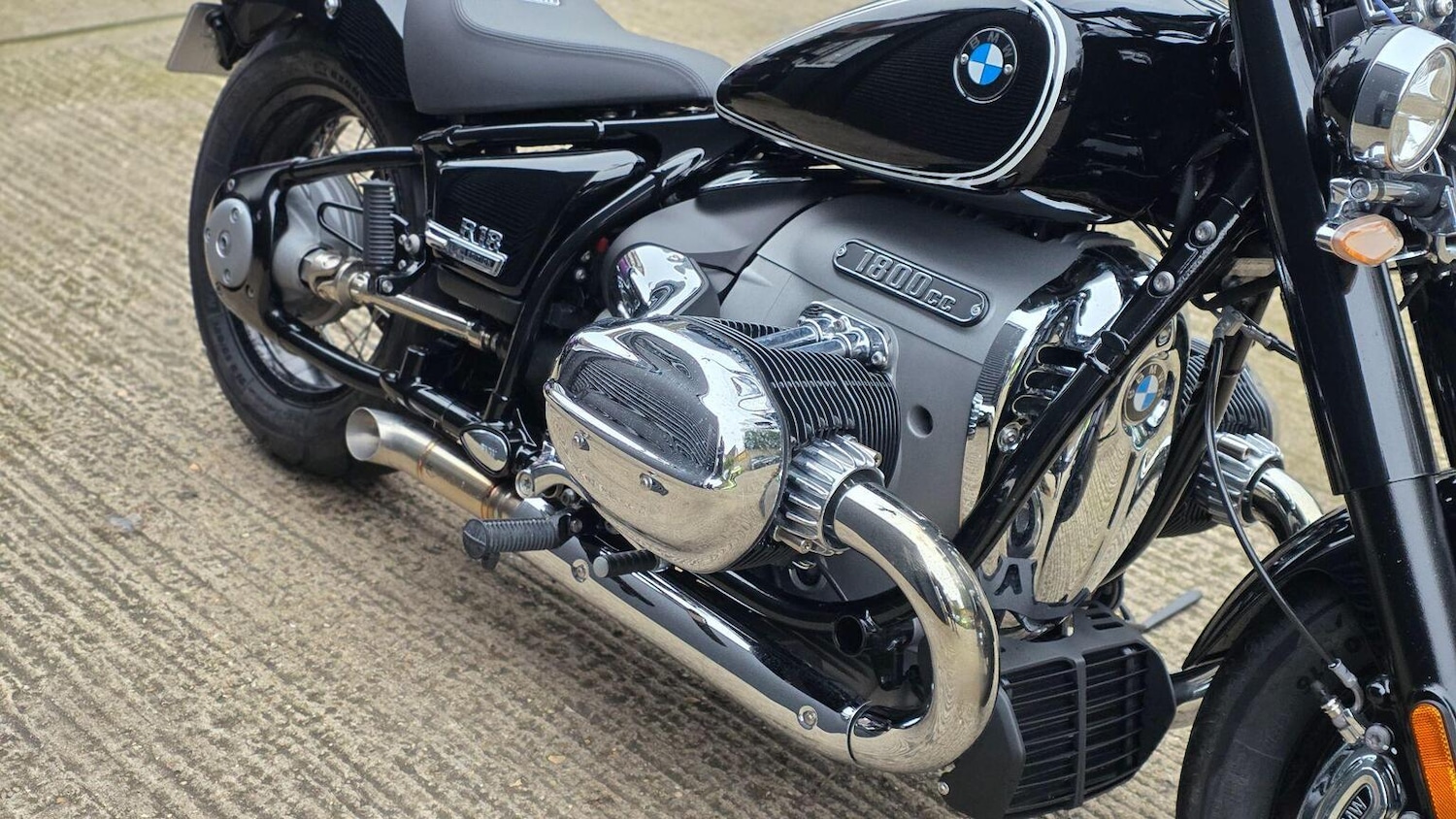BMW R18