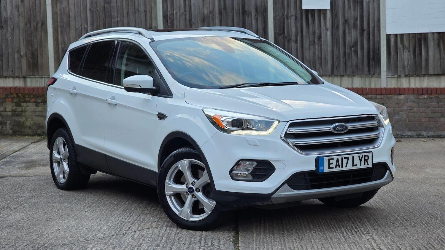Used Ford Kuga 2017 for sale - 78139404: Photo 1